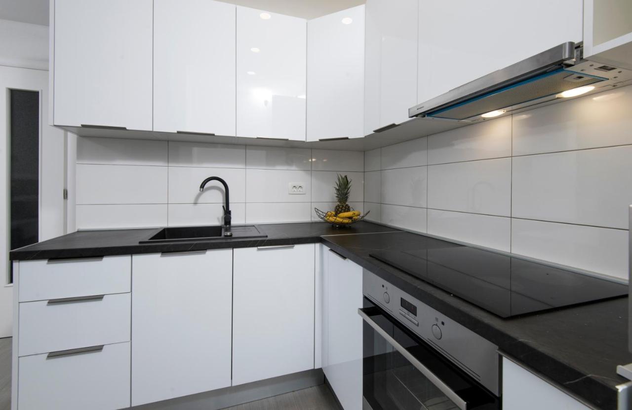 Apartments Mikas Stanici Екстер'єр фото